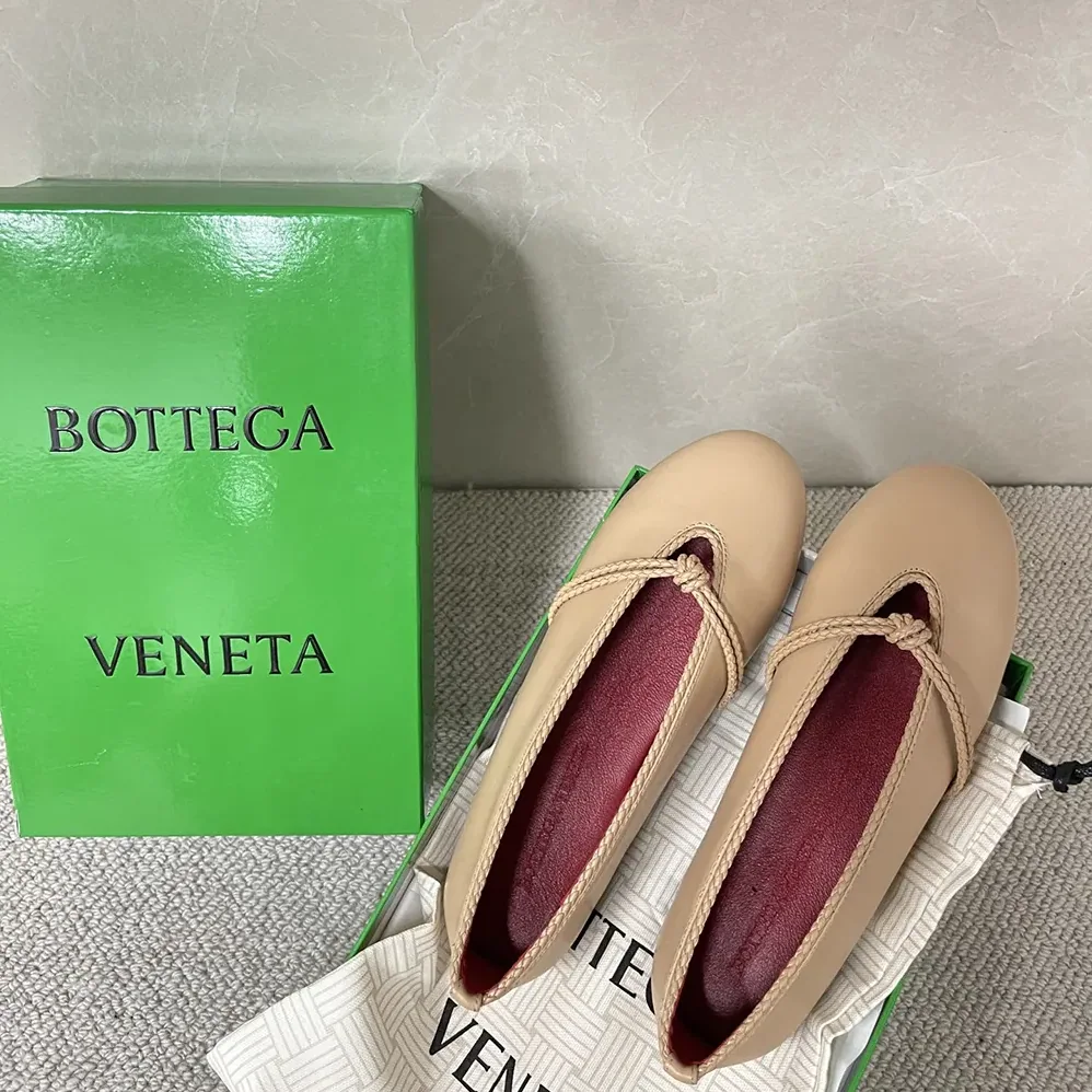 Bottega Veneta Rosa Mary-Jane Ballerina for Women in Cipria Bottega Veneta Rosa Mary-Jane Ballerina for Women in Cipria