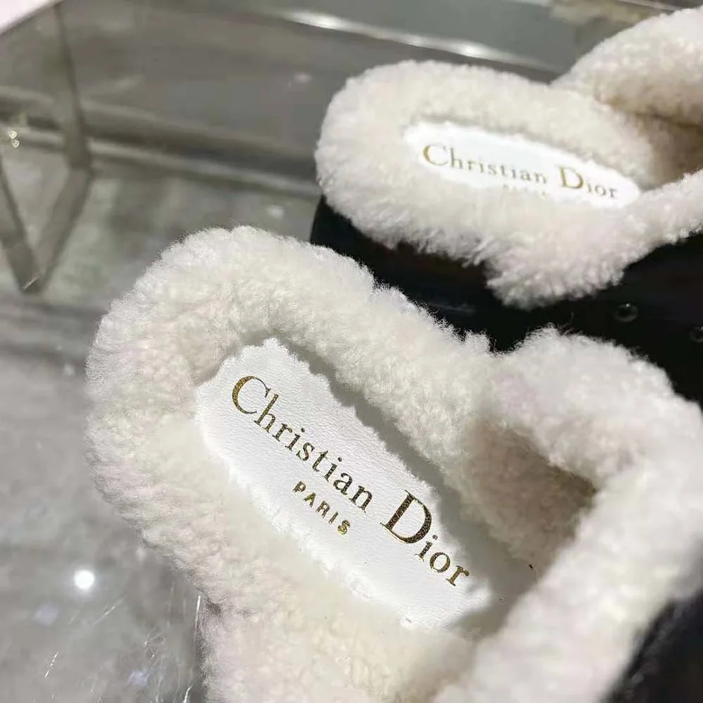 Dior Diorquake Clog Black Calfskin and White Shearling for Women Dior Diorquake Clog Black Calfskin and White Shearling for Women