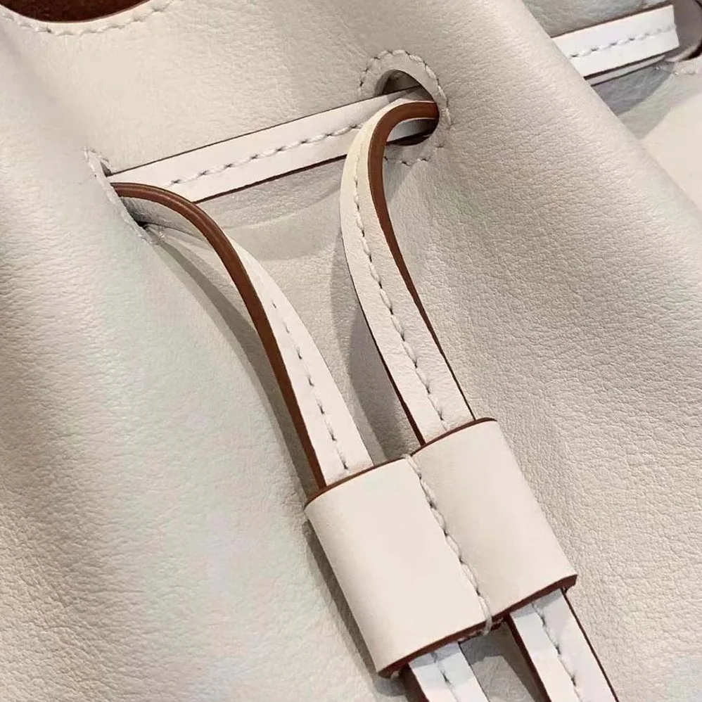 Loewe Horseshoe Bag in Nappa Calfskin for Women in White