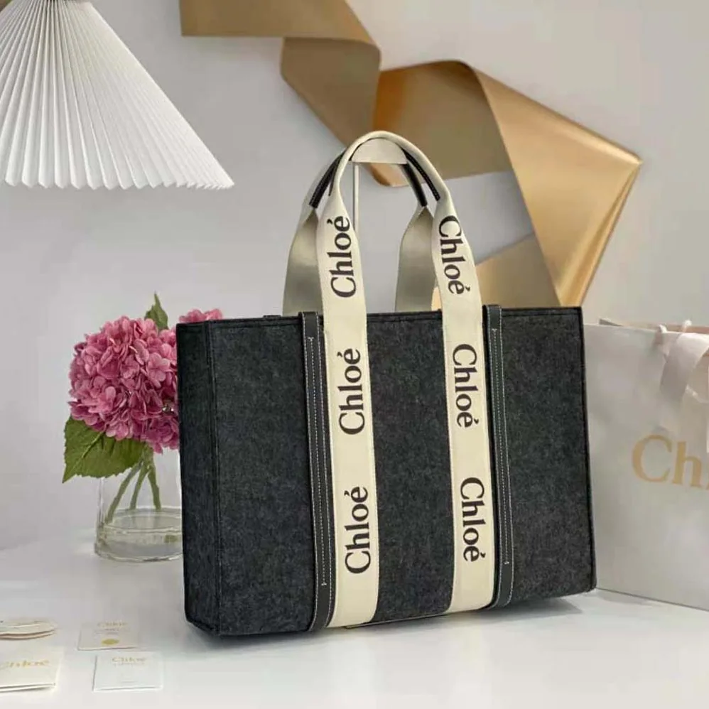 Chloe Large Woody Tote Bag in Recycled Felt and Shiny Calfskin for Women in Gray Chloe Large Woody Tote Bag in Recycled Felt and Shiny Calfskin for Women in Gray