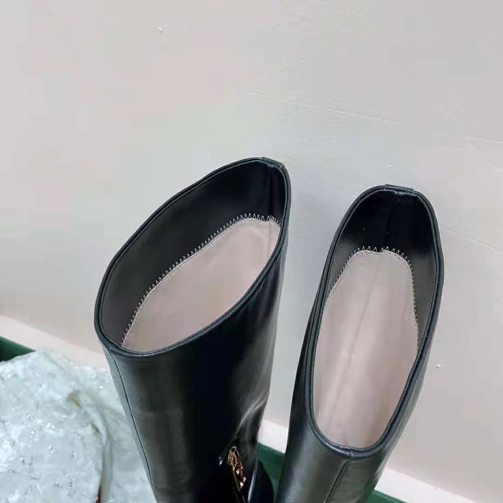Roger Vivier Pointy Strass Buckle Boots in Leather for Women