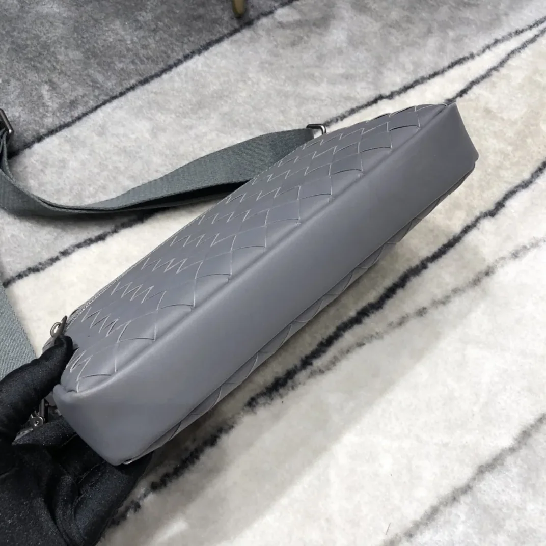 Bottega Veneta Classic Intrecciato Gray
