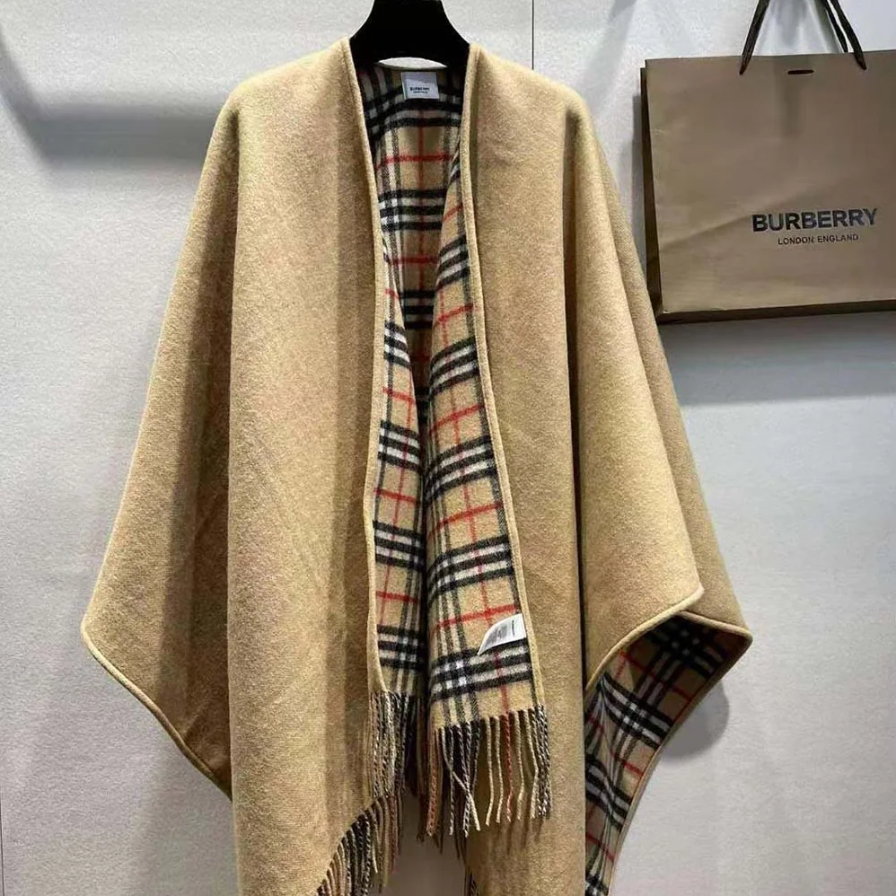 Burberry Reversible Check Wool Cape for Women in Beige Burberry Reversible Check Wool Cape for Women in Beige