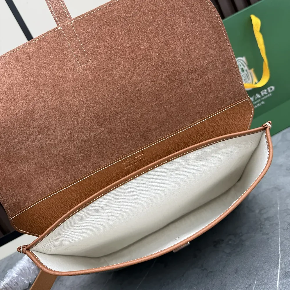 Goyard Coursier Messenger Bag for Unisex in Tan