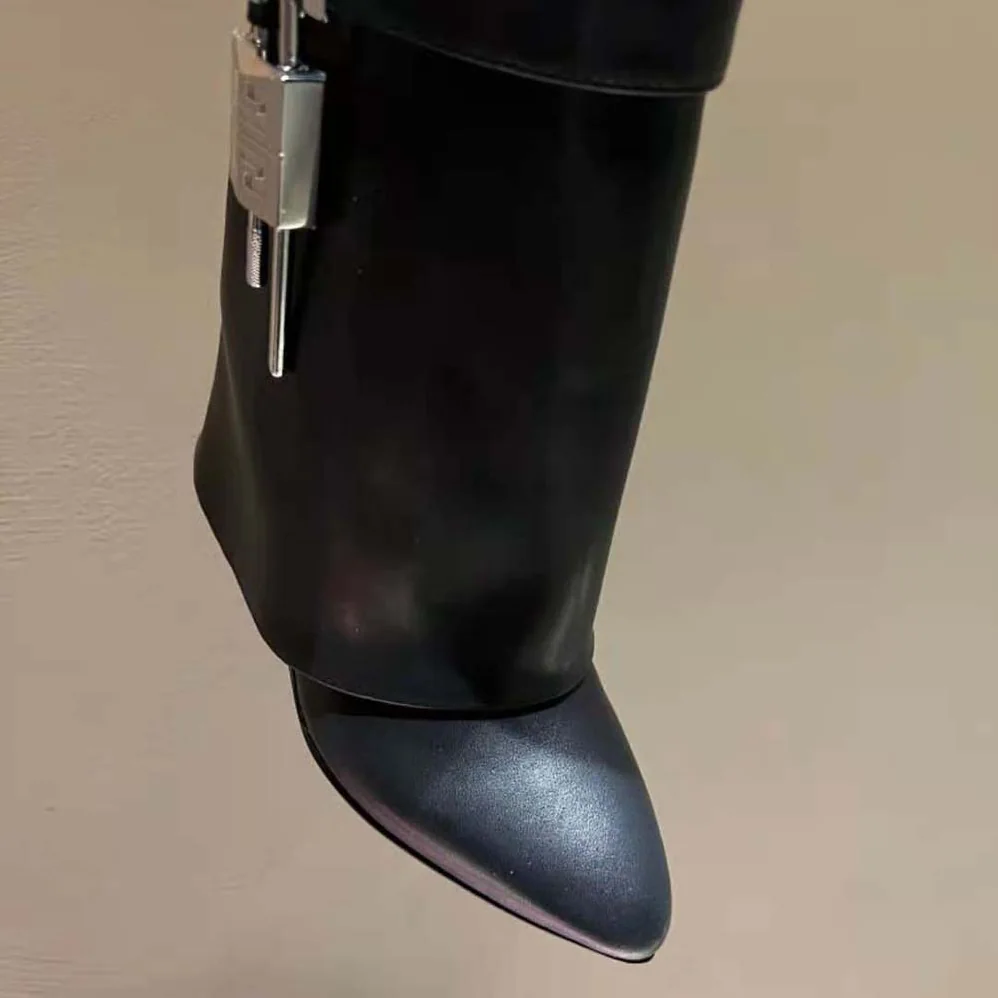 Givenchy Shark Lock Ankle Boots in Leather for Women in Black