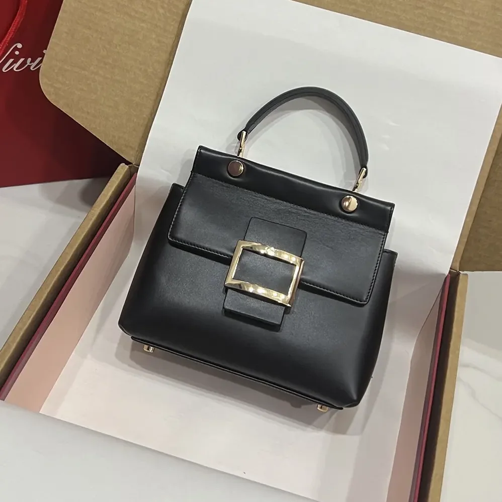 Roger Vivier Viv' Cabas Bag in Leather for Women in Black Roger Vivier Viv' Cabas Bag in Leather for Women in Black