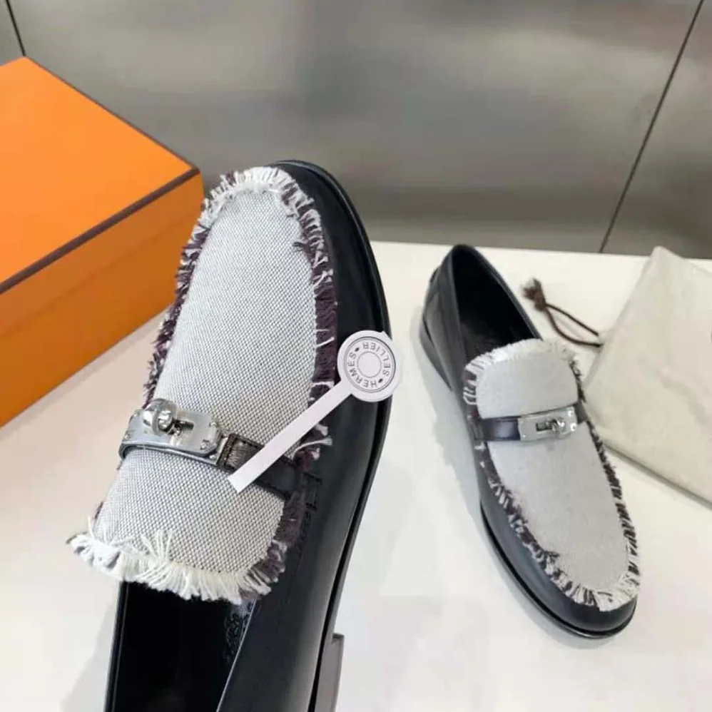 Hermes Destin Loafer in Calfskin Leather for Women in Black Hermes Destin Loafer in Calfskin Leather for Women in Black