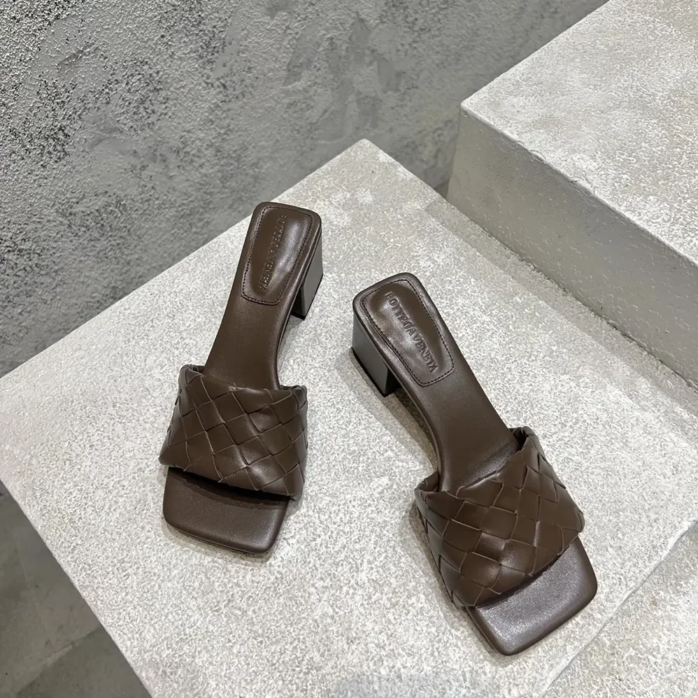 Bottega Veneta Parco Mule for Women in Chocolate Bottega Veneta Parco Mule for Women in Chocolate