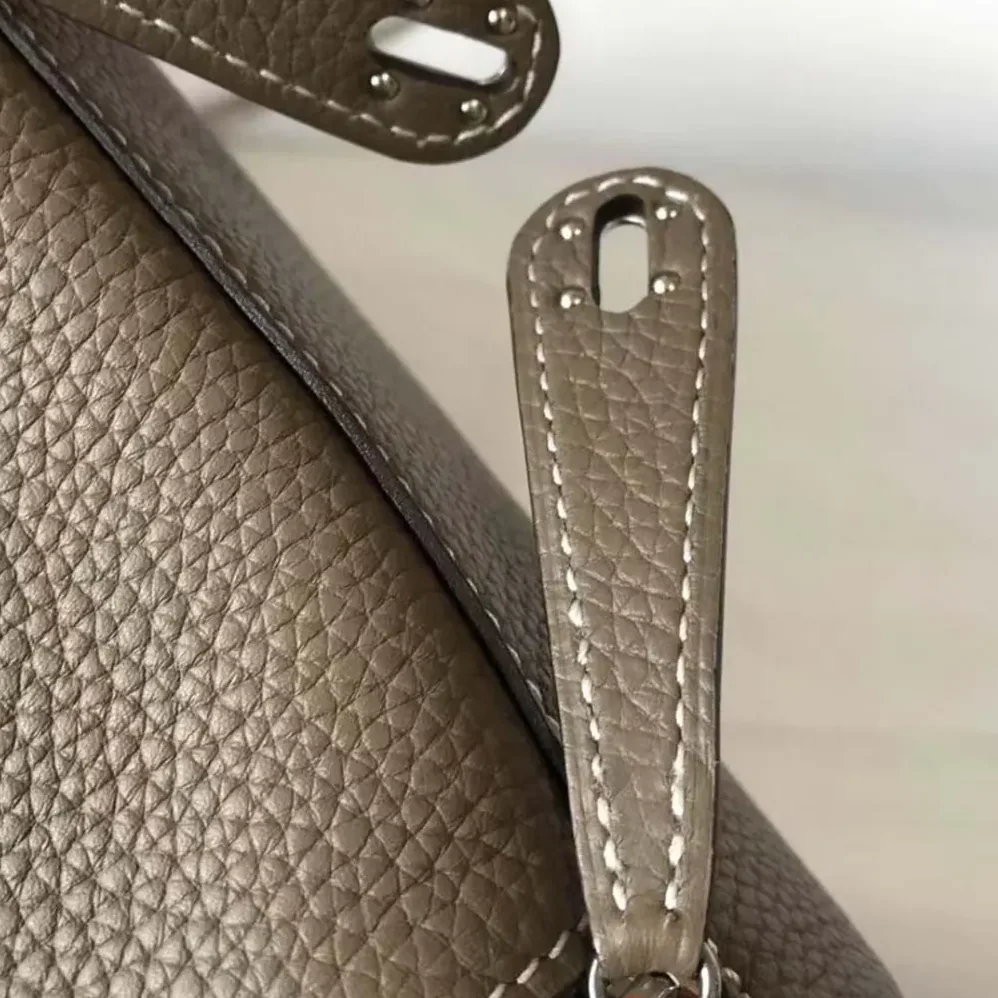 Hermes Lindy Mini 19 in Clemence Leather for Women in Etoupe/Silver