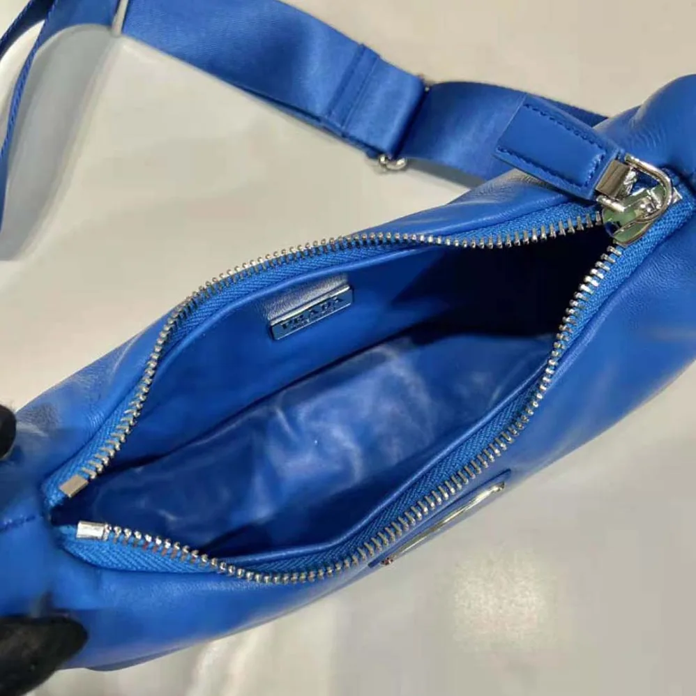 Prada Padded Nappa-Leather Prada Re-Edition 2005 Shoulder Bag for Women in Blue Prada Padded Nappa-Leather Prada Re-Edition 2005 Shoulder Bag for Women in Blue