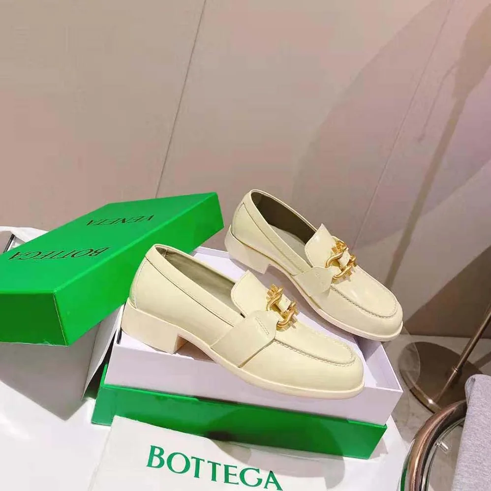 Bottega Veneta Monsieur Loafer in Calfskin Leather for Unisex in Beige Bottega Veneta Monsieur Loafer in Calfskin Leather for Unisex in Beige