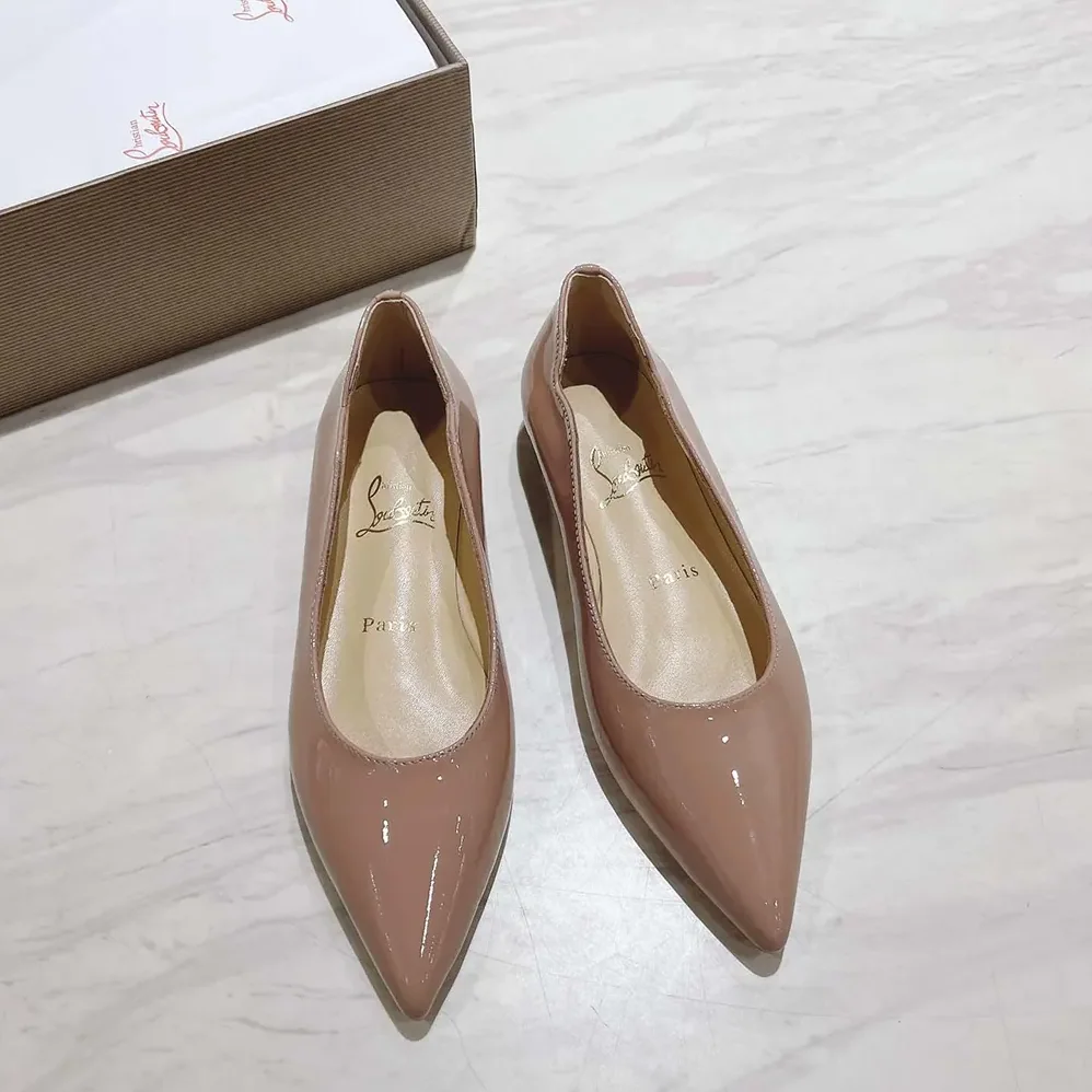 Christian Louboutin Hot Chickita Ballerinas Patent Calf Leather for Women in Sandy Christian Louboutin Hot Chickita Ballerinas Patent Calf Leather for Women in Sandy