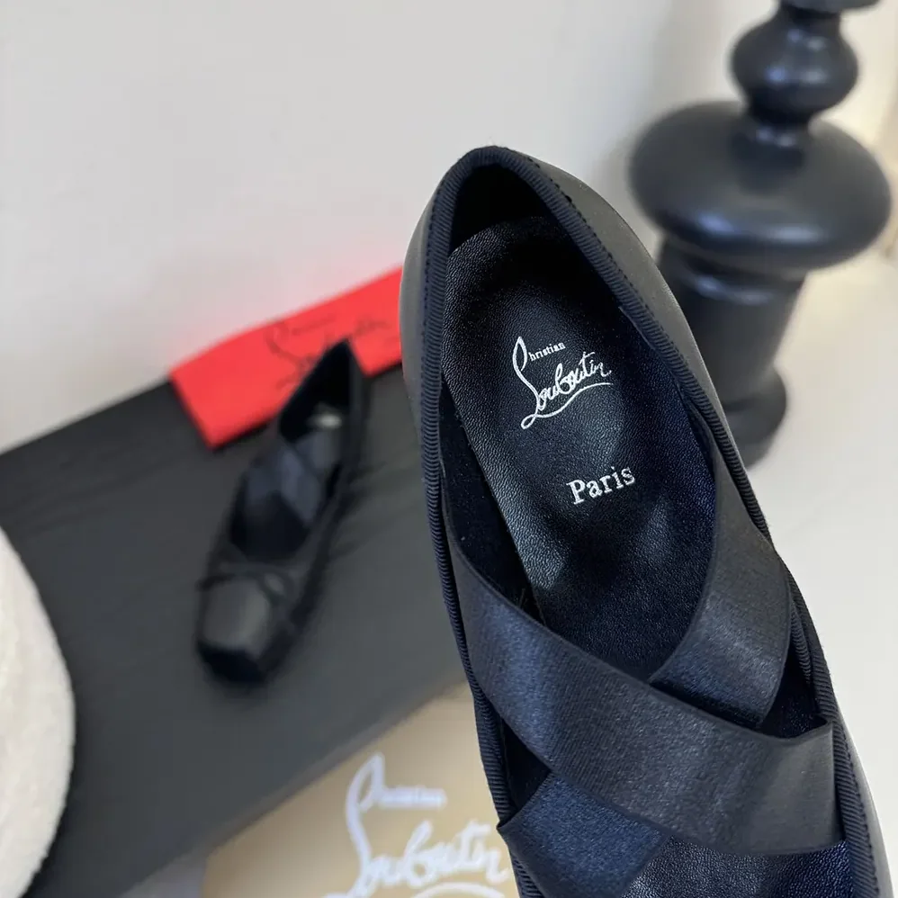Christian Louboutin Cassiasticina Ballerinas Lamb Nappa Leather for Women in Black Christian Louboutin Cassiasticina Ballerinas Lamb Nappa Leather for Women in Black