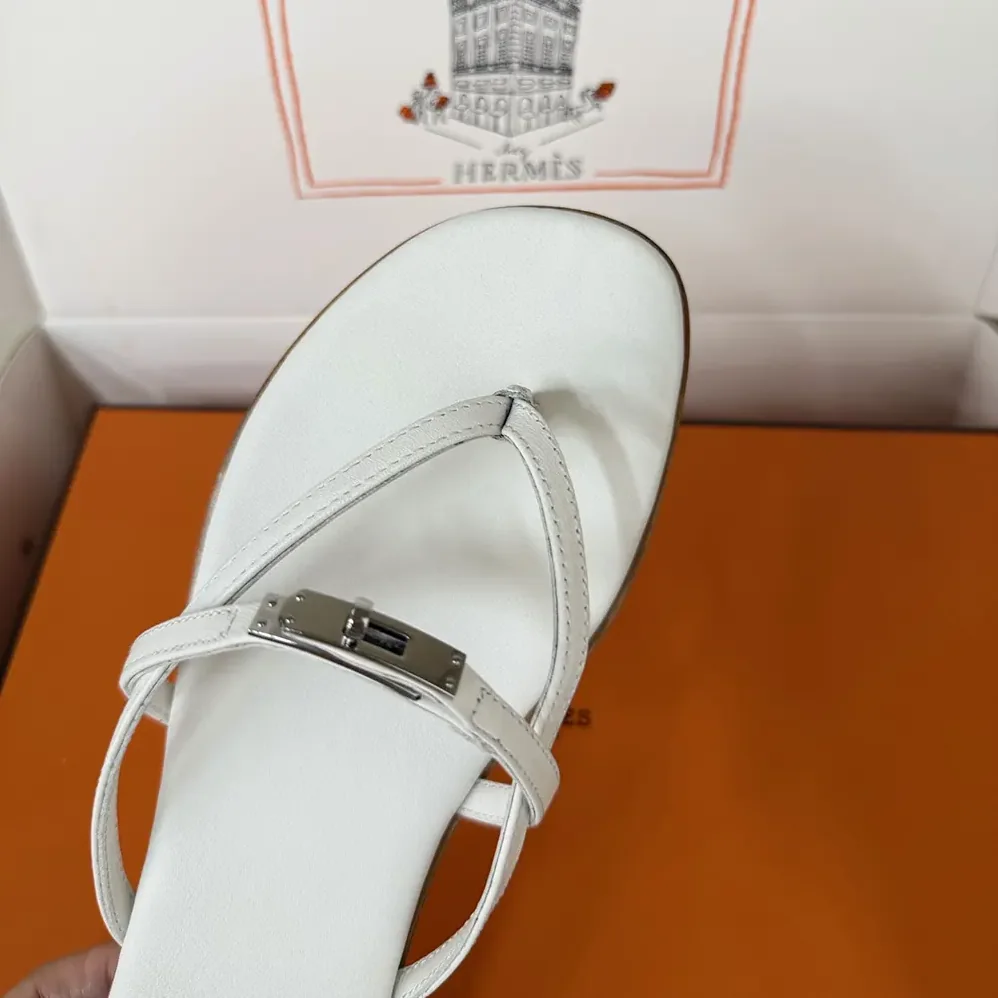 Hermes Miss Sandal in Calfskin for Women in White Hermes Miss Sandal in Calfskin for Women in White