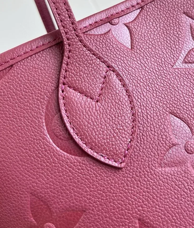 Louis Vuitton Neverfull MM Tote Bag in Wine Gold Hardware