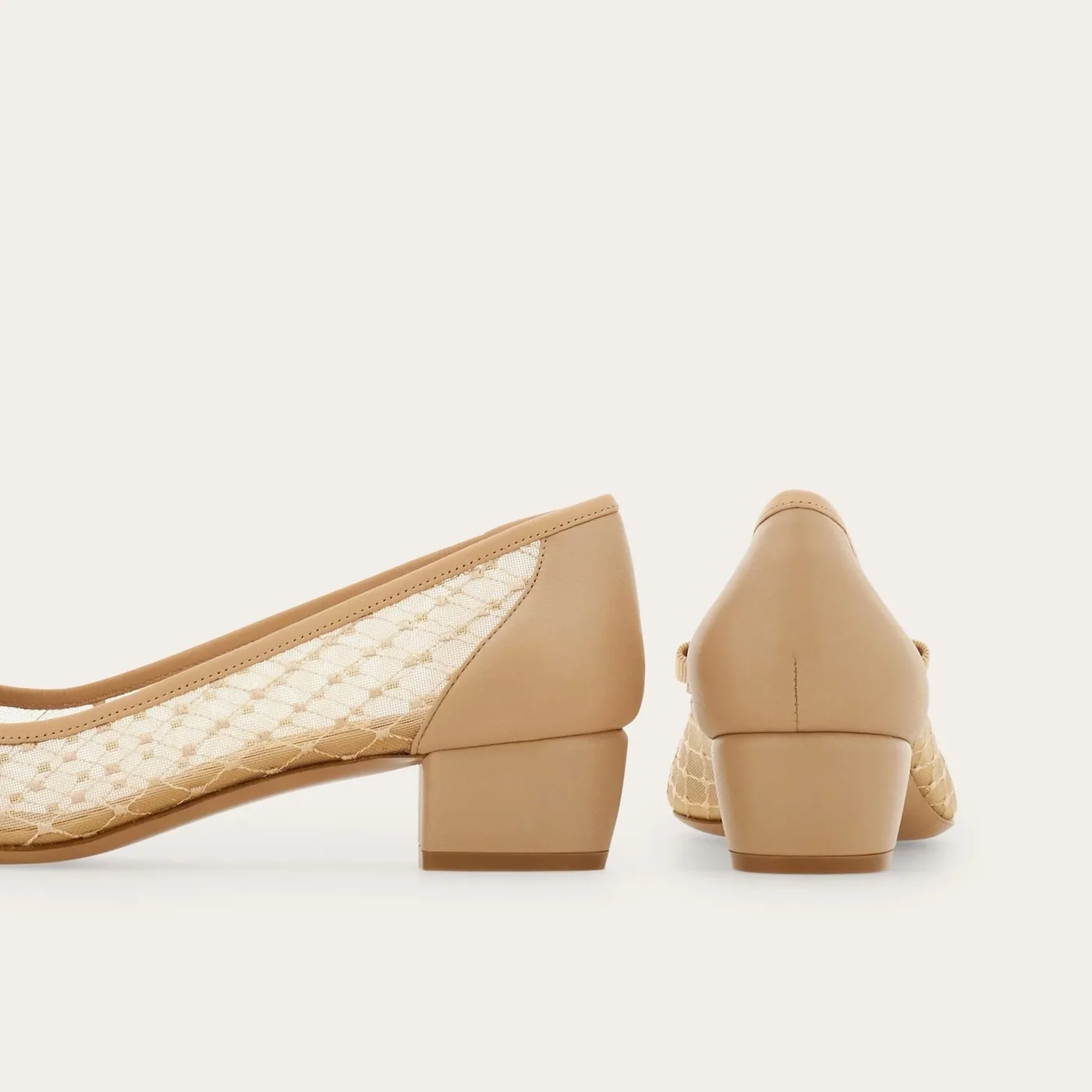 Ferragamo Vara Pump Beige 01J562