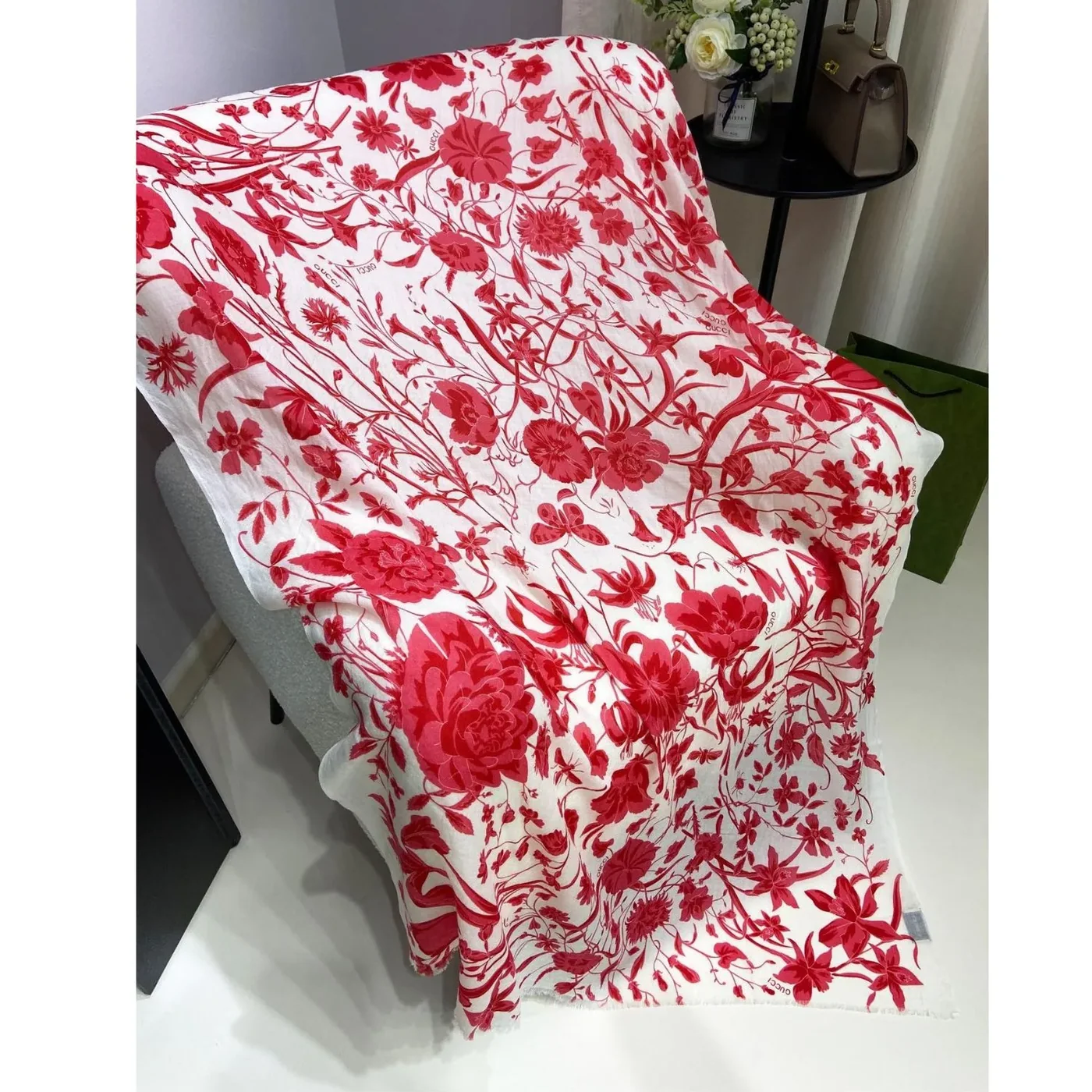Gucci GG Garden Flower Long Scarf Red / Gucci GG Garden Flower Long Scarf Red /