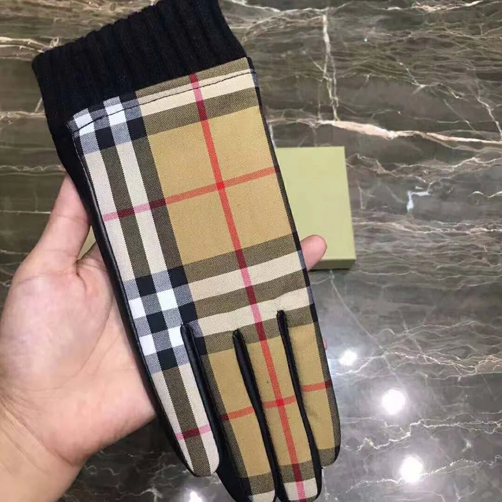 Burberry Vintage Check Bouclé and Leather Gloves for Women in Beige Burberry Vintage Check Bouclé and Leather Gloves for Women in Beige