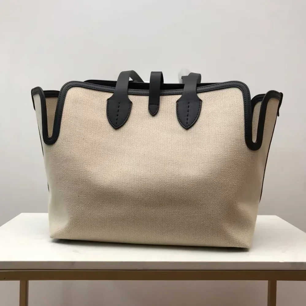 Burberry The Medium Soft Cotton Canvas Belt Bag for Women in Beige Burberry The Medium Soft Cotton Canvas Belt Bag for Women in Beige
