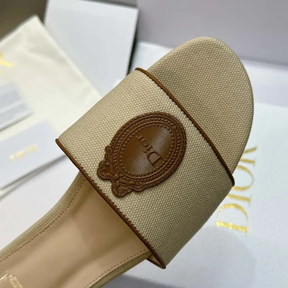 Dior Dioriviera Dior Médaillon Slide Natural Embroidered Cotton and Cognac Brown Calfskin for Women Dior Dioriviera Dior Médaillon Slide Natural Embroidered Cotton and Cognac Brown Calfskin for Women
