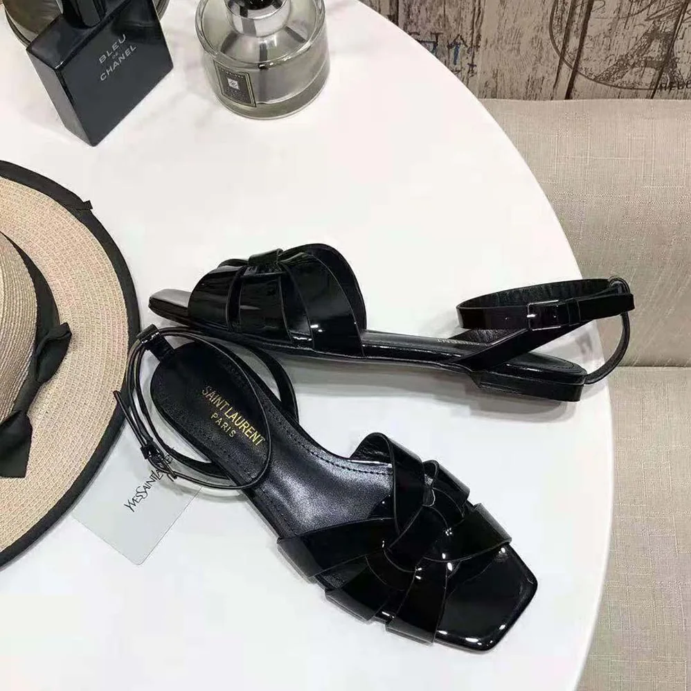 Saint Laurent YSL Tribute Flat Sandals in Patent Leather for Women Saint Laurent YSL Tribute Flat Sandals in Patent Leather for Women