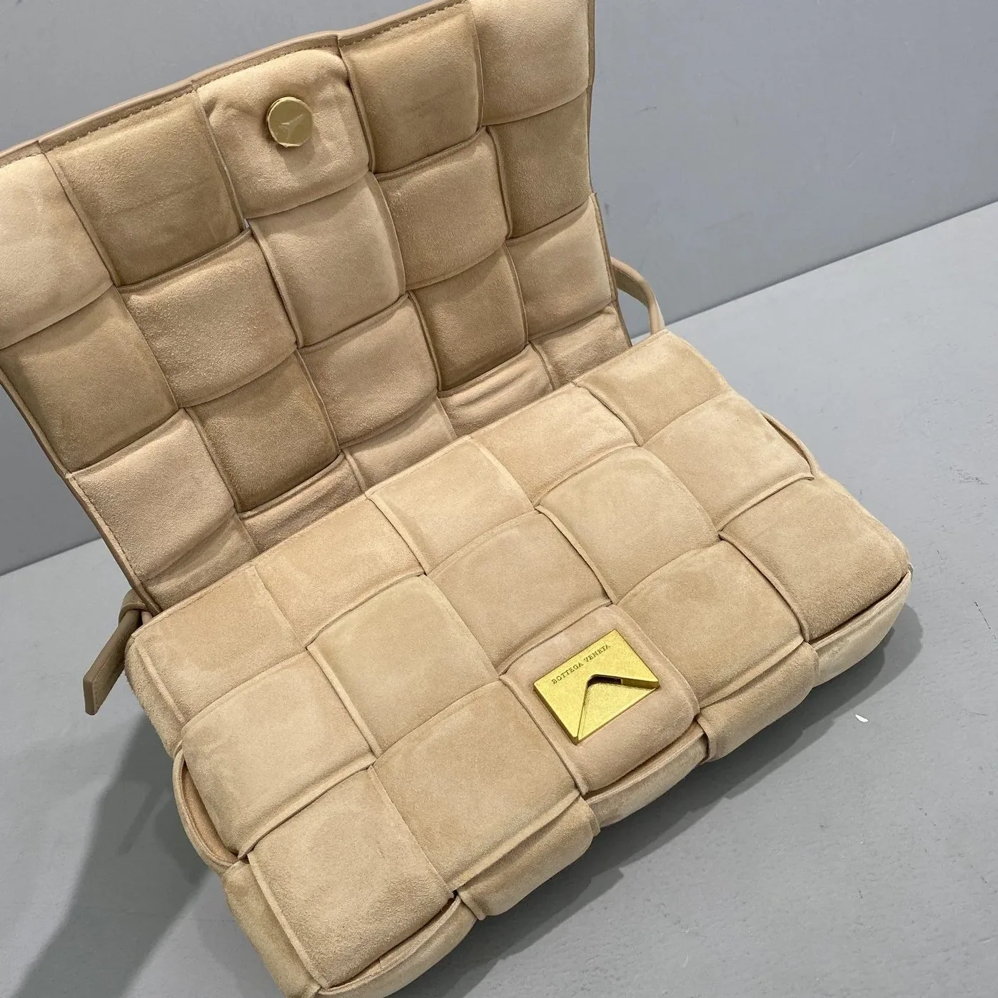 Bottega Veneta Padded Cassette Beige Bottega Veneta Padded Cassette Beige