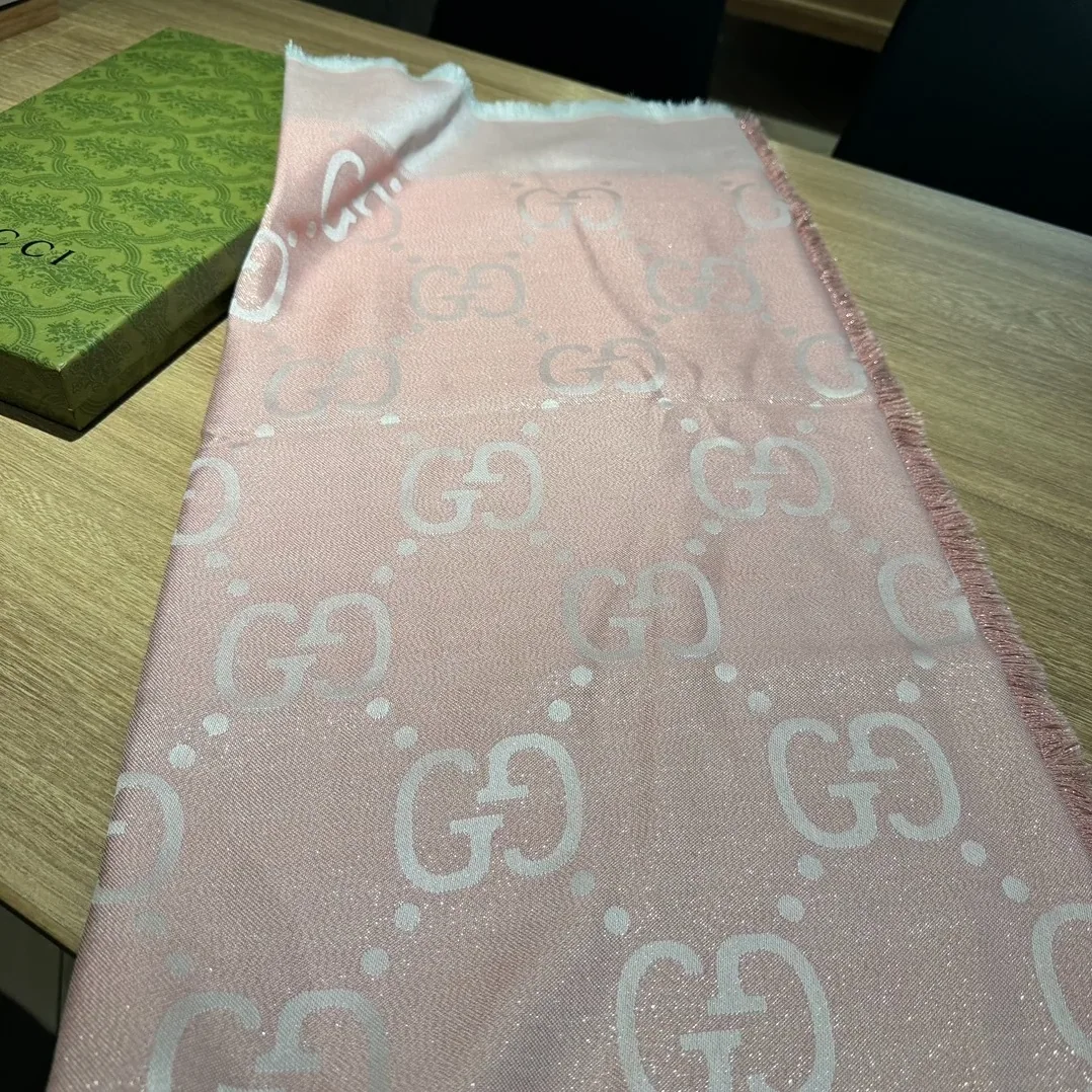 Gucci Jacquard Scarf Pink / Gucci Jacquard Scarf Pink /