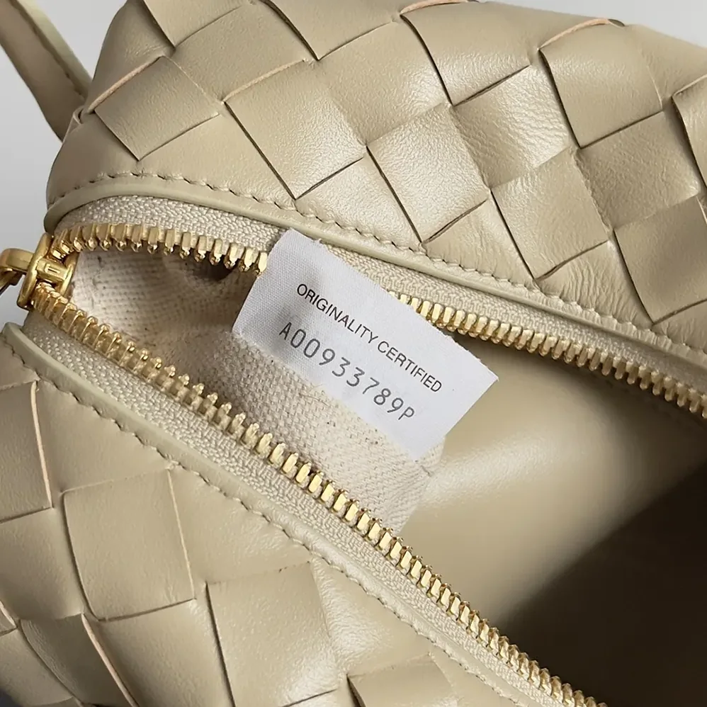 Bottega Veneta Top Handle Loop in Intrecciato Leather for Women in Light Beige