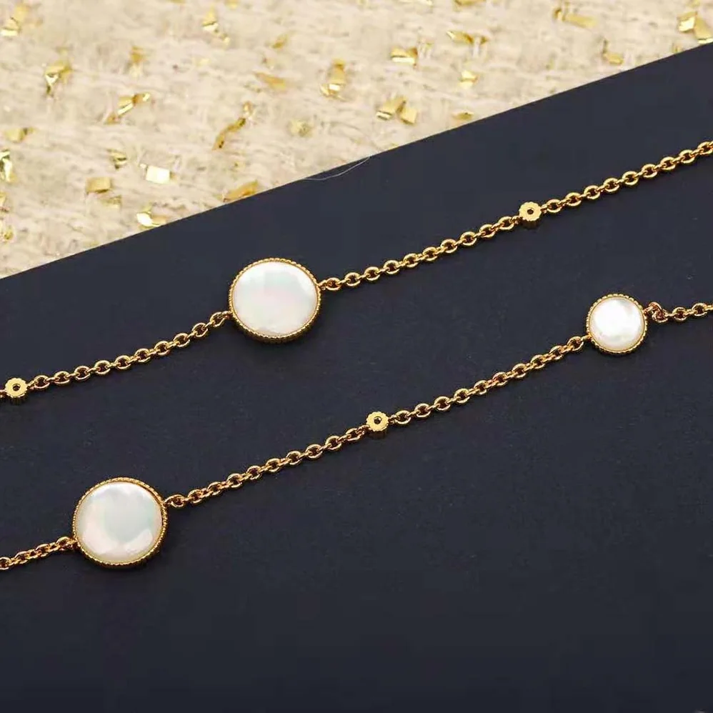 Dior Rose Des Vents Long Necklace Yellow Gold Diamonds and Mother-of for Women in Pearl Dior Rose Des Vents Long Necklace Yellow Gold Diamonds and Mother-of for Women in Pearl