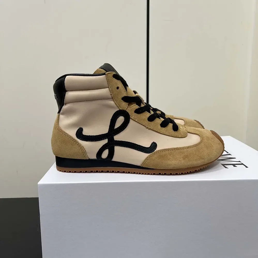 Loewe Ballet Runner 2.0 High-top in Nylon and Calfskin for Unisex in Brown Loewe Ballet Runner 2.0 High-top in Nylon and Calfskin for Unisex in Brown