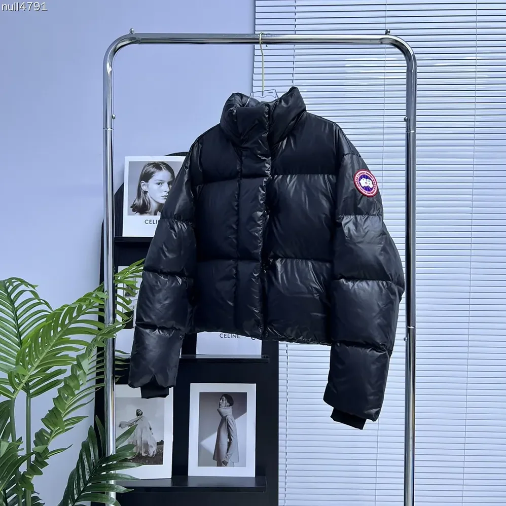 Canada Goose Cypress Cropped Puffer in Recycled Feather-Light Ripstop Shiny for Women in Black