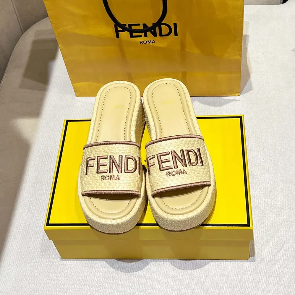 Fendi Fendi Sunshine Beige Raffia Flatform Slides for Women