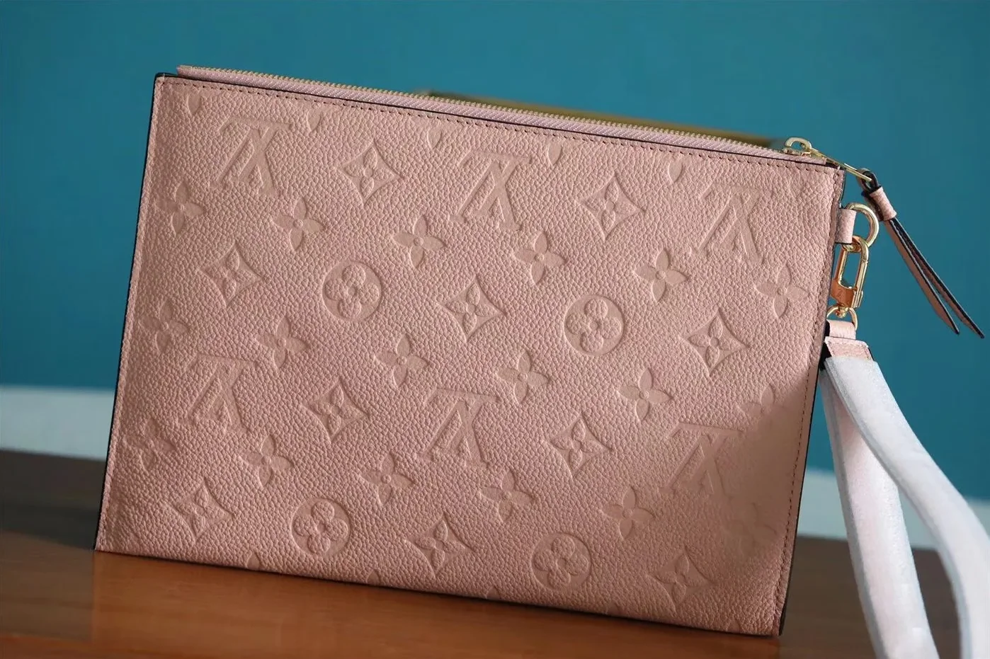 Louis Vuitton Pochette Melanie MM Monogram Empreinte Pink