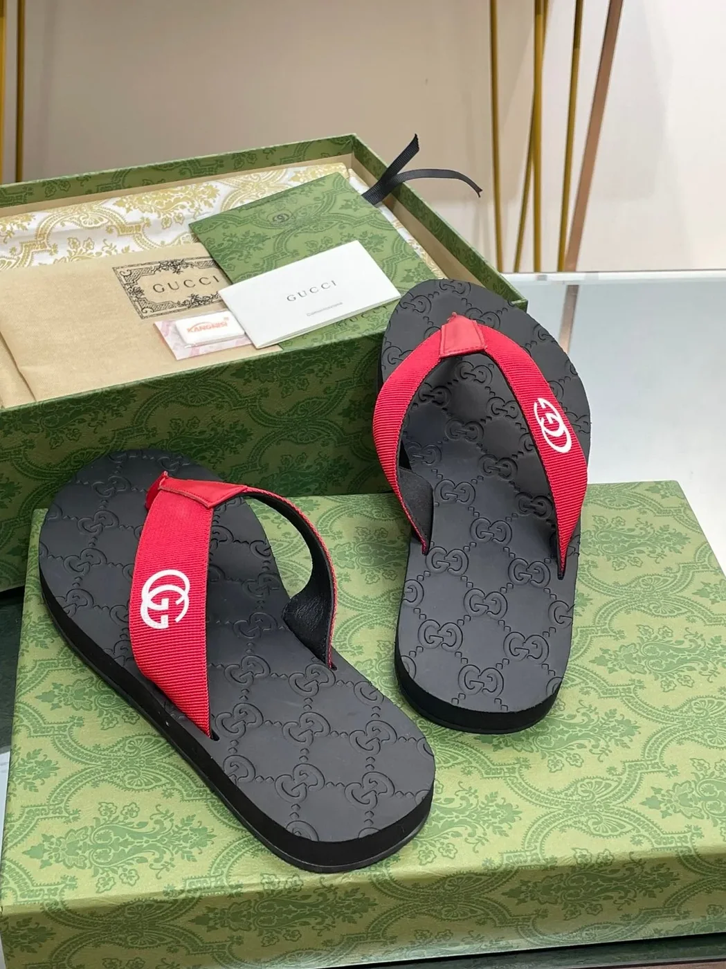 Gucci Thong Sandal Red