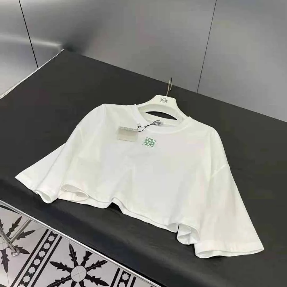 Loewe Cropped Anagram T-shirt in Cotton for Women in White Loewe Cropped Anagram T-shirt in Cotton for Women in White