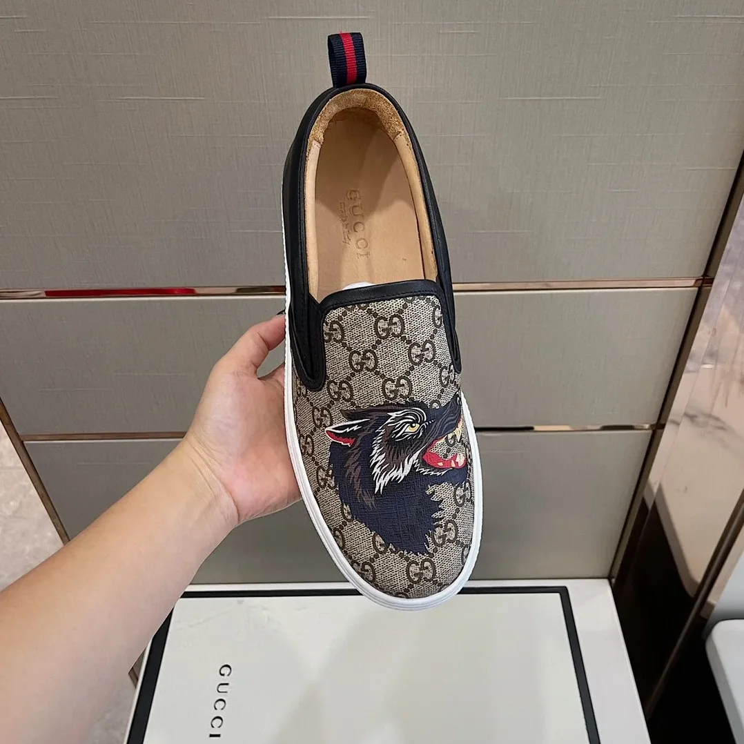 Gucci GG Supreme Slip-On With Wolf Printed Black And Gray for Men