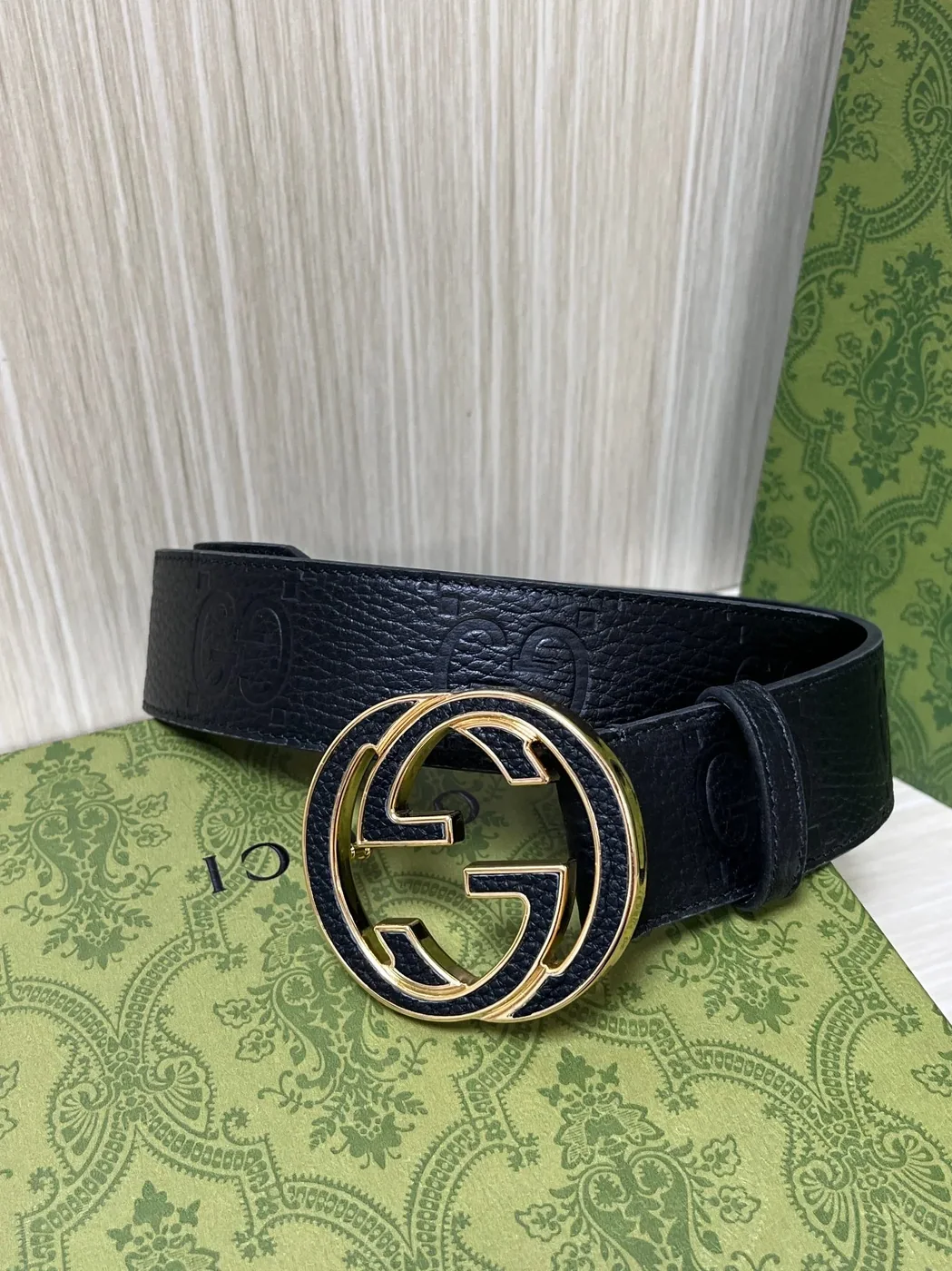 Gucci GG Marmont Circle Buckle Belt Black Leather With Gold Trim