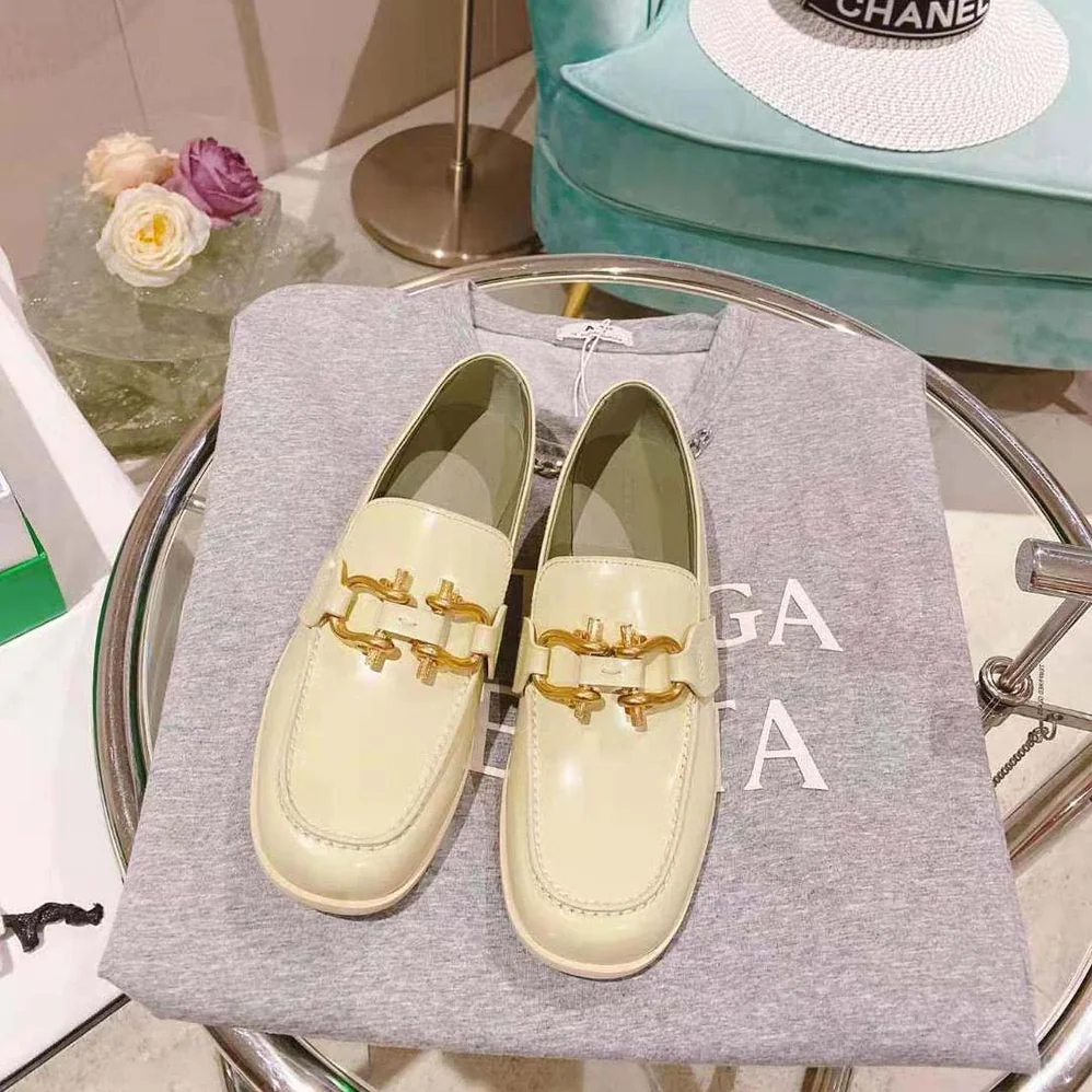Bottega Veneta Monsieur Loafer in Calfskin Leather for Unisex in Beige Bottega Veneta Monsieur Loafer in Calfskin Leather for Unisex in Beige