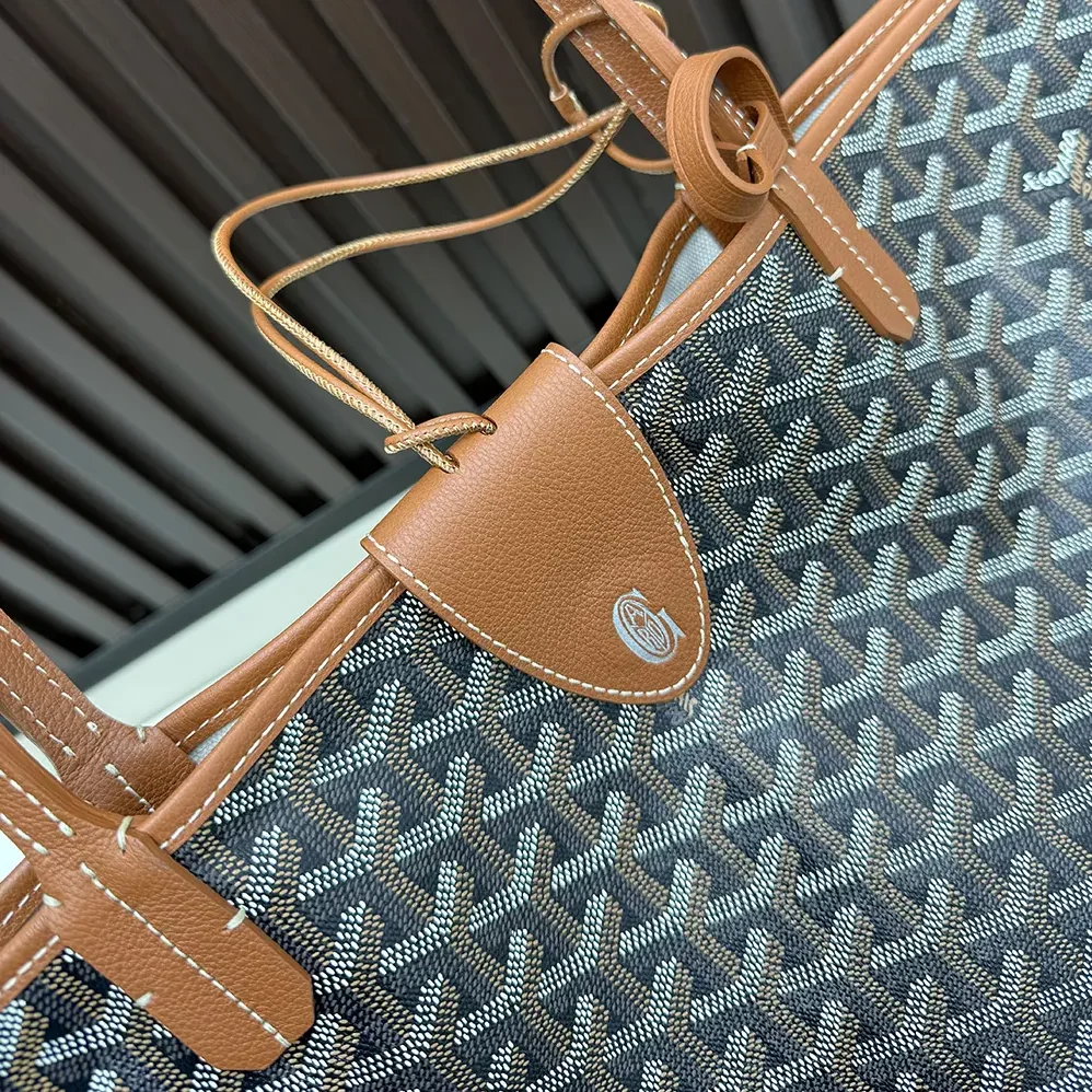 Goyard Saint Louis Gm Bag for Unisex in Tan Goyard Saint Louis Gm Bag for Unisex in Tan