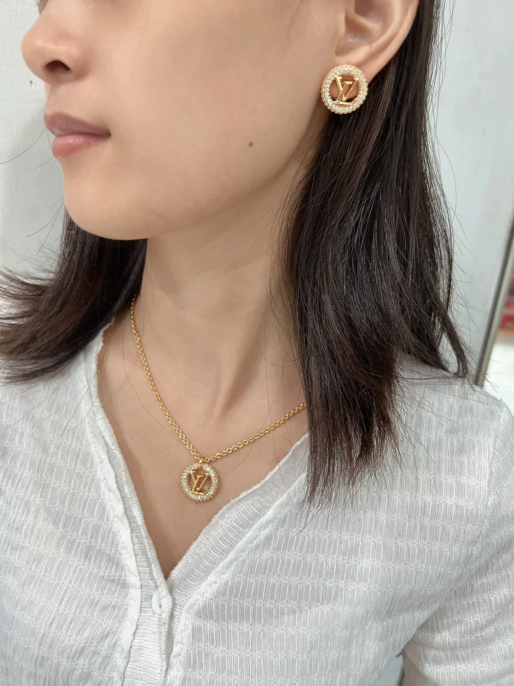 Louis Vuitton Louise By Night Necklace Gold Louis Vuitton Louise By Night Necklace Gold