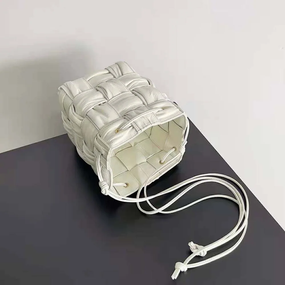 Bottega Veneta Small Cassette Bucket Bag in Lambskin Leather for Women in White
