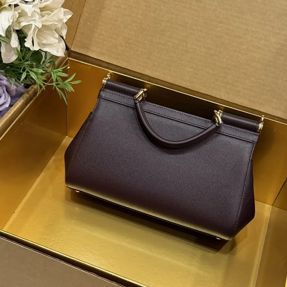 Dolce Gabbana D&G Medium Sicily Handbag in Dauphine Ccalfskin for Women in Purple Dolce Gabbana D&G Medium Sicily Handbag in Dauphine Ccalfskin for Women in Purple