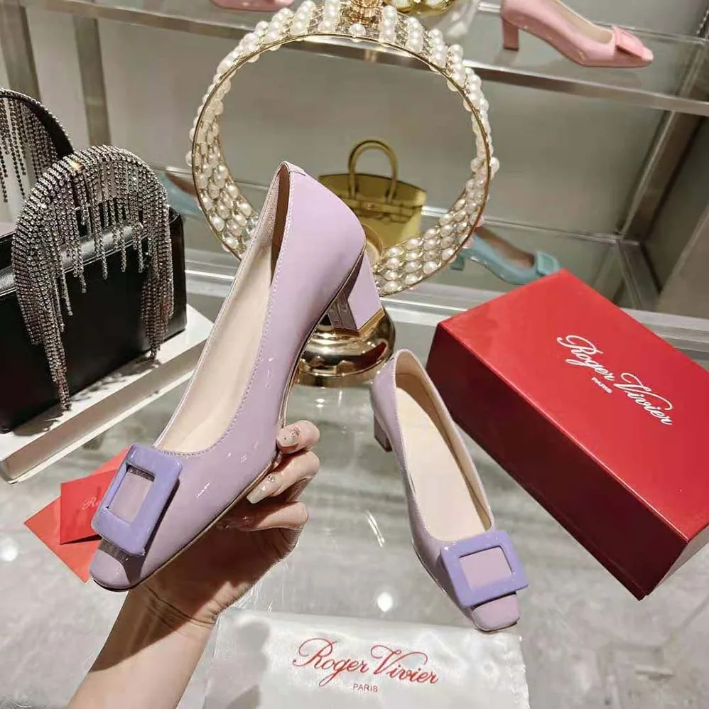 Roger Vivier Patent Leather Belle Vivier Pumps for Women in Purple Roger Vivier Patent Leather Belle Vivier Pumps for Women in Purple