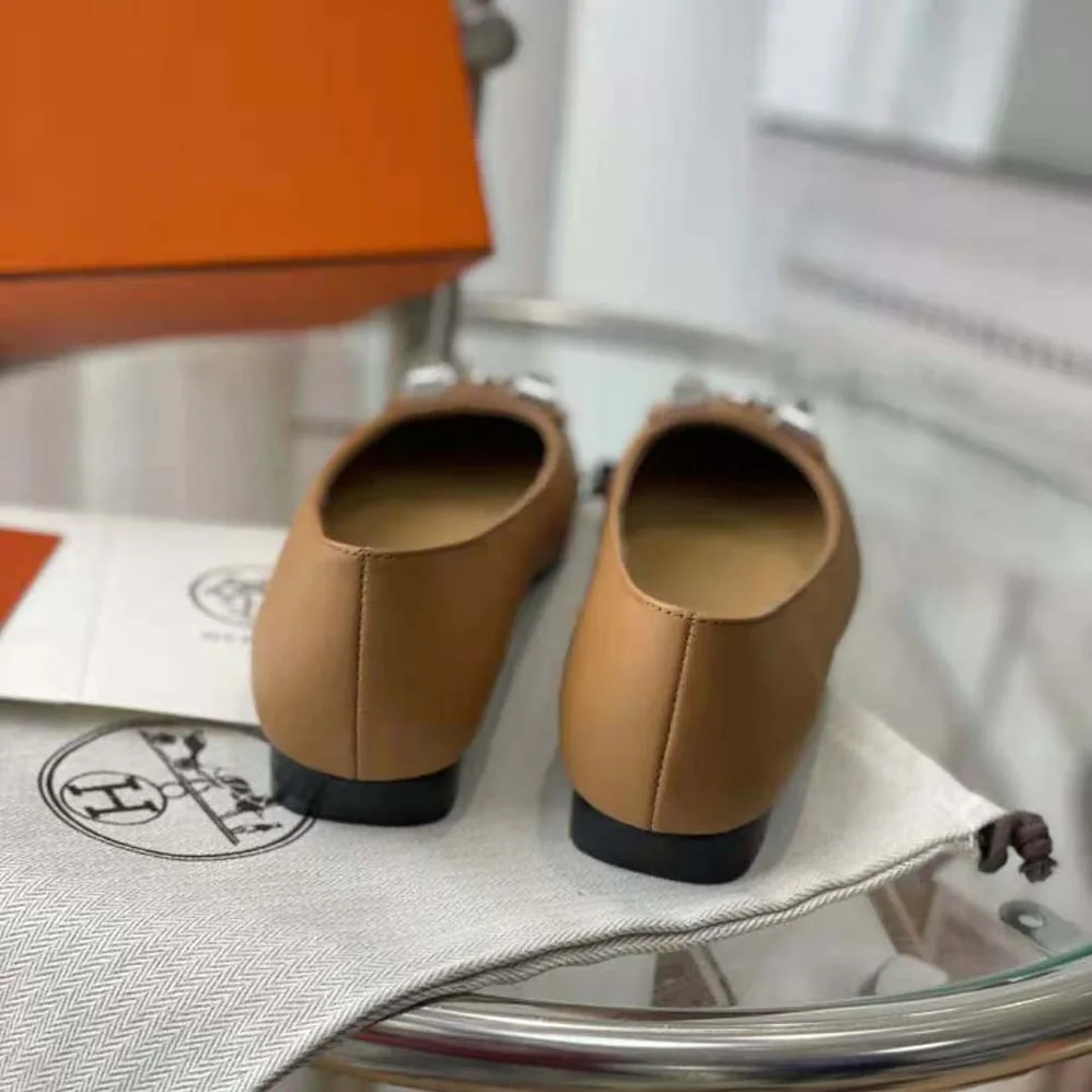 Hermes Danseuse Ballet Flat in Calfskin Leather for Women in Brown