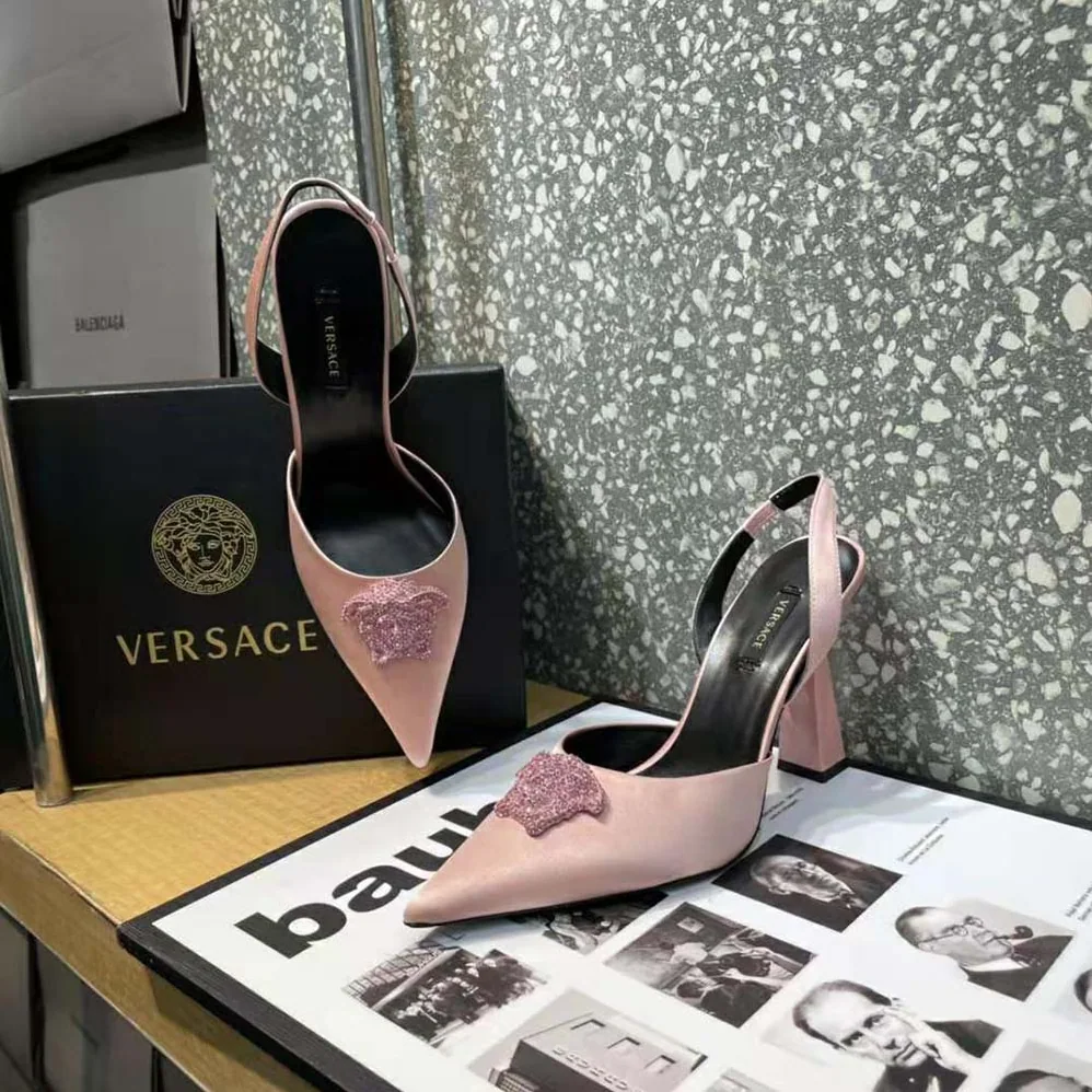 Versace La Medusa Satin Sling-Back Pumps in 105 mm Heel for Women in Pink Versace La Medusa Satin Sling-Back Pumps in 105 mm Heel for Women in Pink