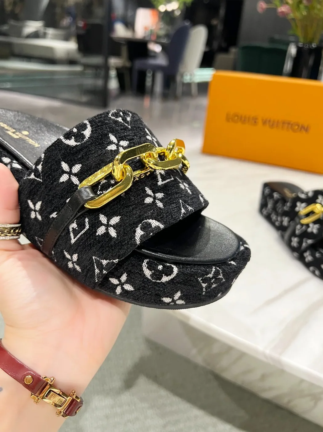 Louis Vuitton Jumbo Flatform Mule Black Louis Vuitton Jumbo Flatform Mule Black