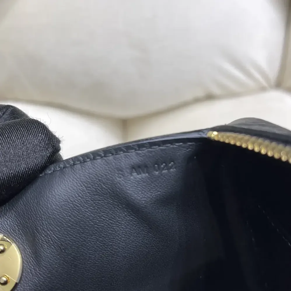 Hermes Lindy Mini 19 in Clemence Leather for Women in Black/Gold