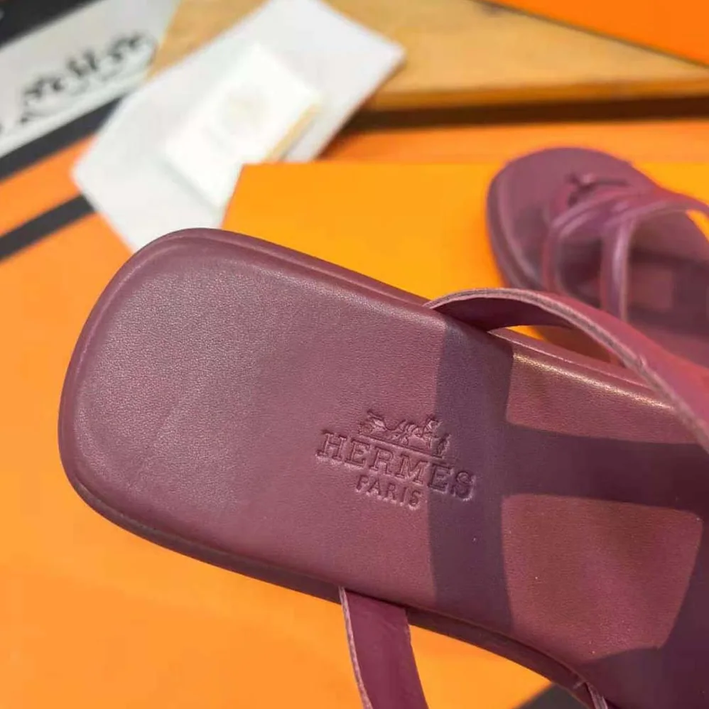 Hermes Gipsy Sandal in Nappa Leather for Women in Maroon