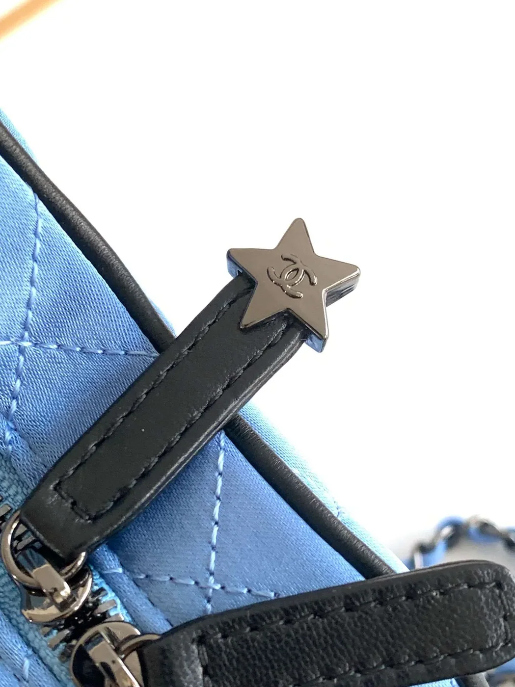 Chanel Star Handbag Red in Blue / Chanel Star Handbag Red in Blue /