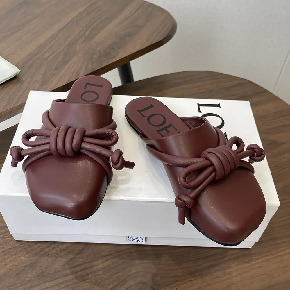 Loewe Flamenco Knot Mule in Lambskin for Women in Dark Chestnut Loewe Flamenco Knot Mule in Lambskin for Women in Dark Chestnut
